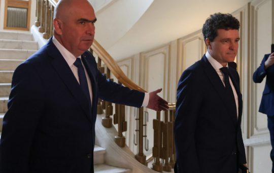 Ilie Bolojan și Criza Politică din România: O Analiză Detaliată a Soluțiilor Propuse