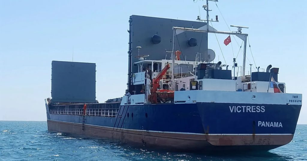 Incendiu pe Marea Neagră: Impactul atacurilor cu drone rusești asupra transportului maritim internațional