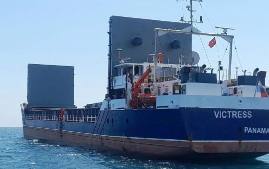 Incendiu pe Marea Neagră: Impactul atacurilor cu drone rusești asupra transportului maritim internațional