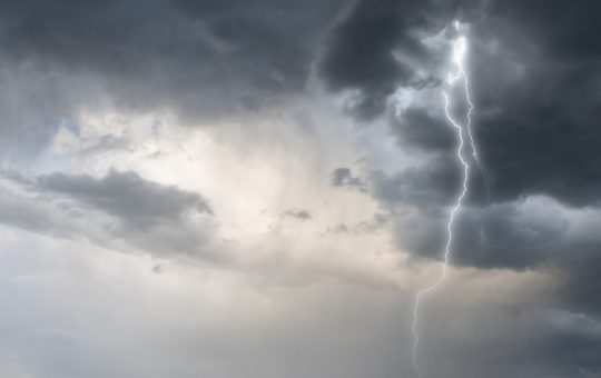 Furtuni Devastatoare în Europa Centrală: Impactul Tragediilor Naturale asupra Comunităților și Infrastructurii