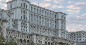 Protestul funcționarilor din Parlament: Context, revendicări și implicații pe termen lung