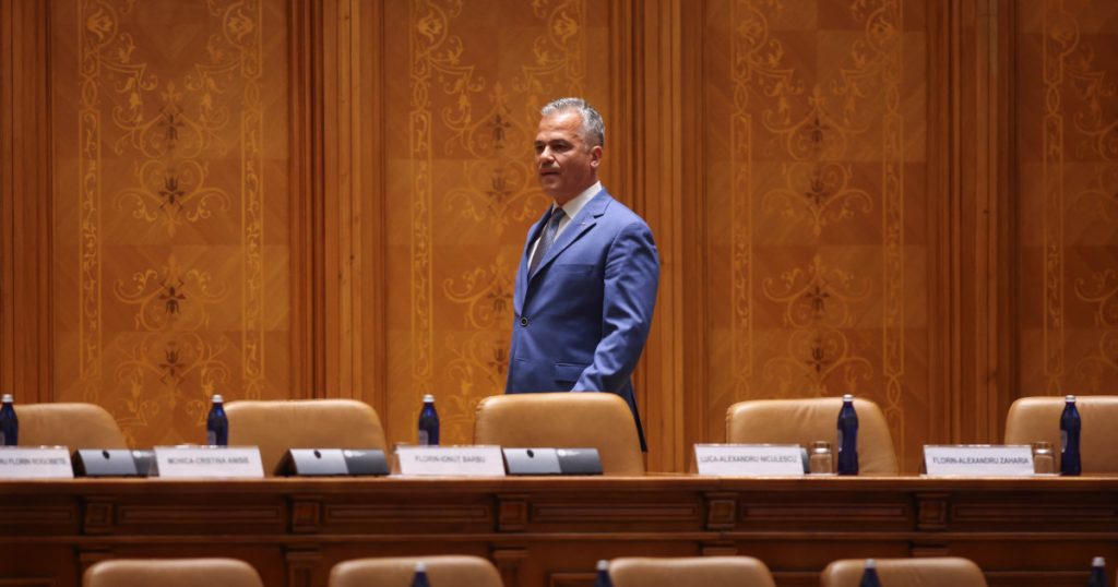 Adrian Veștea și eșecul învestirii cabinetului: O analiză a contextului politic și social din România