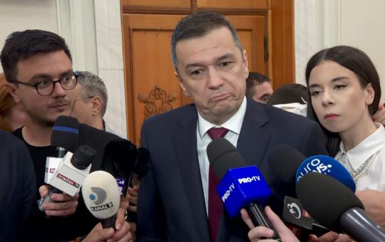Analiza Votului pentru Guvernul Veștea: Tensiuni Politice și Perspective viitoare