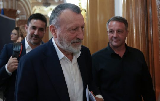Paul Stănescu: Sorin Grindeanu, O Soluție Viabilă pentru Premier în Contextul Crizei Politice din România