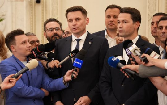 Criza Politică din România: Eșecul Cabinetului Veștea și Impactul asupra Viitorului Guvernării