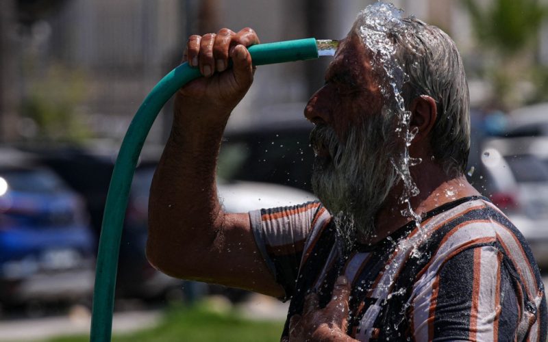 Valurile de Caniculă și Impactul Lor Asupra Sănătății: O Analiză Detaliată a Efectelor Duratei Prelungite