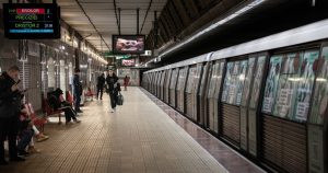 Problemele tehnice la metrou: un semnal de alarmă pentru siguranța călătorilor din Capitală
