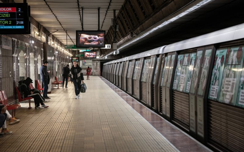 Problemele tehnice la metrou: un semnal de alarmă pentru siguranța călătorilor din Capitală
