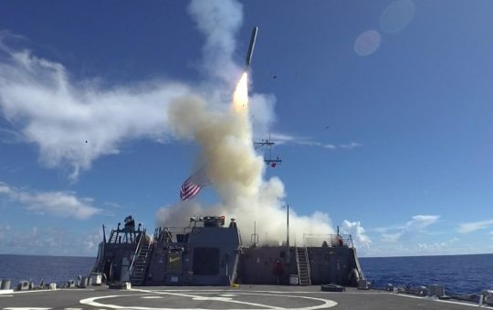 Colaborarea inedită dintre industria auto și sectorul militar: Trump și giganții auto în producția de rachete Patriot și Tomahawk