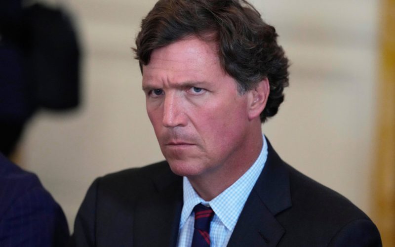 Tucker Carlson părăsește Partidul Republican: Un semnal de alarmă pentru conservatorismul american