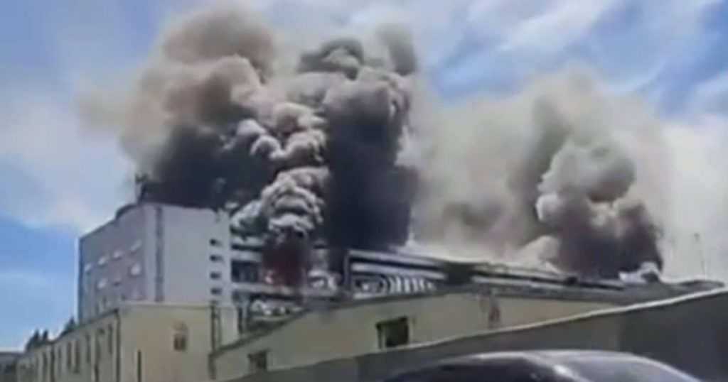 Atacuri Ucrainene în Profunzimea Rusiei: Implicații și Reacții după Bombardamentul uzinei de cipuri