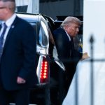 Popularitatea lui Trump la cel mai scăzut nivel: Analiza nemulțumirilor americane și impactul asupra alegerilor intermediare