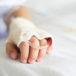 Controversa Eutanasiei Pediatrice: O Primă Eutanasiere a unui Copil Sub 12 Ani în Țările de Jos