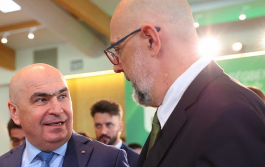 Negocieri Politice Strategice: Perspectivele unei Coaliții PNL-USR-UDMR în Contextul Crizei Guvernamentale