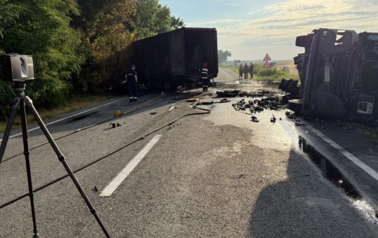 Accident grav pe DN 2A: Coliziune între două TIR-uri cu urmări devastatoare