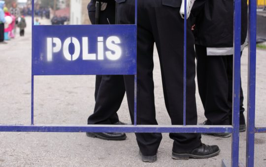 Operațiuni de securitate în Turcia: O analiză a atacurilor împotriva extremismului și impactul asupra societății