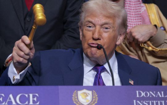 Consiliul pentru Pace al lui Trump: O Nouă Strategii pentru Fâșia Gaza în Contextul Regional Instabil