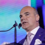 Critica lui Rareș Bogdan la adresa lui Ilie Bolojan: O analiză a ipocriziei politice din PNL