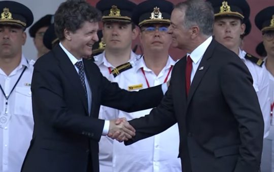 Nicușor Dan la Receția de Ziua Independenței Americii: Un Parteneriat Solid pentru Democrație și Stabilitate Regională