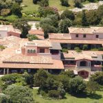 Vânzarea Vilei Certosa: O analiză a moștenirii lui Berlusconi și a influenței Qatarului în Sardinia