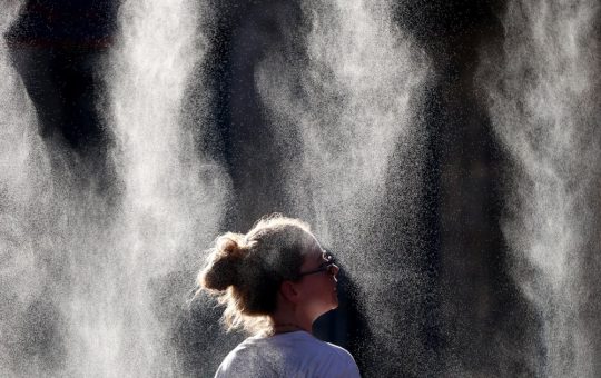 Extinderea Caniculei în Europa: Recorduri de Temperatură și Consecințele Schimbărilor Climatice