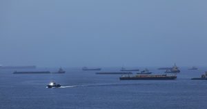 Tensiuni în Strâmtoarea Ormuz: Iranul își afirmă prerogativele în contextul negocierilor cu SUA