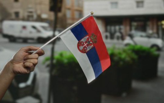 Atenționare de călătorie pentru românii care se îndreaptă spre Serbia: Context, implicații și măsuri de siguranță