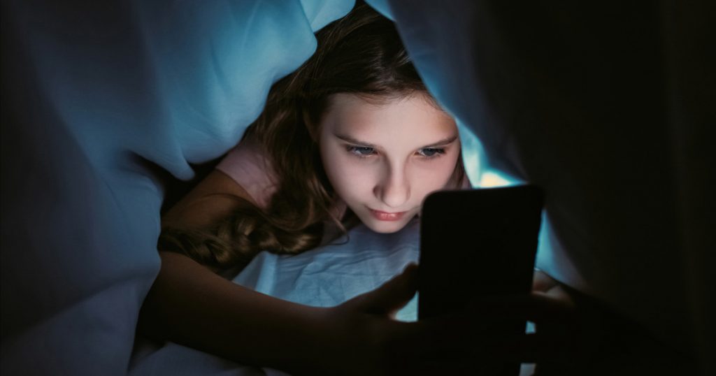 Impactul interdicției asupra utilizării rețelelor sociale de către adolescenți în Australia: O analiză detaliată