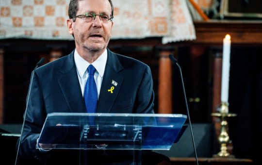Vizita Președintelui Isaac Herzog în România: Un Pas Semnificativ în Relațiile Bilaterale și Implicațiile Geopolitice