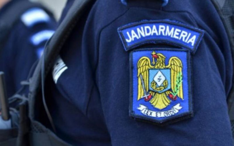 Eroismul cotidian: Jandarmul care a salvat un bebeluș încuiat într-o mașină din Alba Iulia
