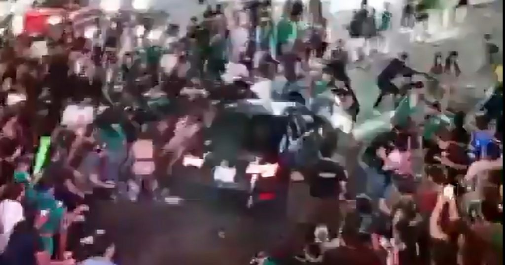 Tragedie la Cabo San Lucas: Impactul unei Mașini asupra Suporterilor în Timpul Sărbătorii Victoriei Mexicului la CM 2026