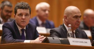 Controversa din spatele votului Guvernului Tomac: Ce ascunde răzgândirea lui Ilie Bolojan?