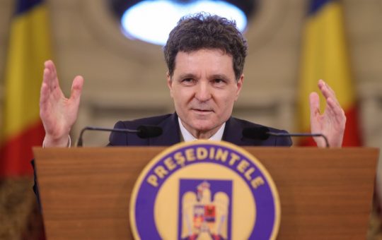 Nicușor Dan și Lupta cu Sistemul: O Analiză a Provocărilor și Perspectivei Politice