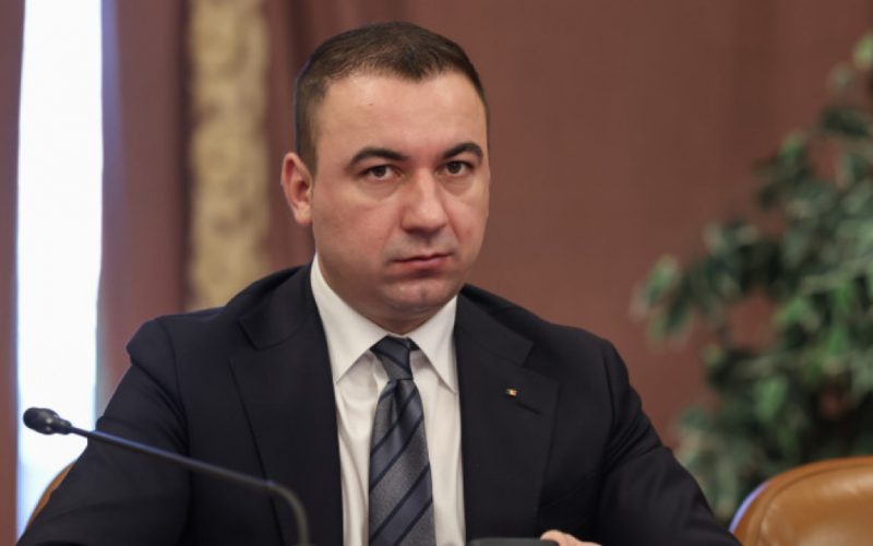 Accidentul Rutier al Fostului Ministru Bogdan Ivan: O Analiză Detaliată a Circumstanțelor și Implicațiilor