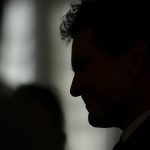 Nicușor Dan în fața provocărilor politice: Criza guvernamentală din București și implicațiile sale