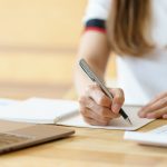 Creșterea vârstei de pensionare pentru femei: Impactul și implicațiile legislației din 2026