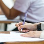 Evaluarea Națională 2026: Ultimul Examen pentru Absolvenții de Clasă a VIII-a și Implicațiile Sale Sociale și Educaționale