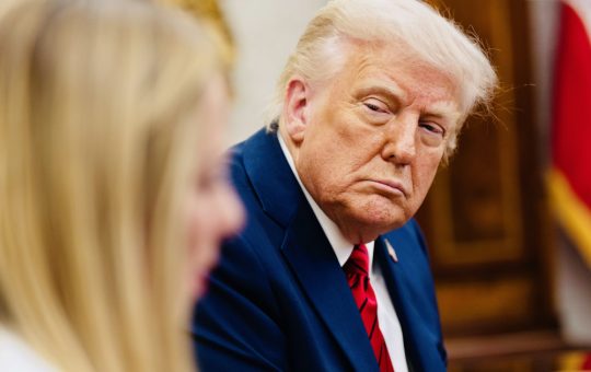 Donald Trump și Dilema Relațiilor Europene: O Privire Asupra Distanțării Dreptei Naționaliste