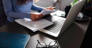 Asigurarea de Sănătate în 2026: Cine Beneficiază Fără Plata CASS și Impactul Schimbărilor Legislative