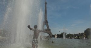 Canicula Europeană: Impactul Extremei Călduri asupra Sănătății Publice și Măsurile Adoptate în Paris