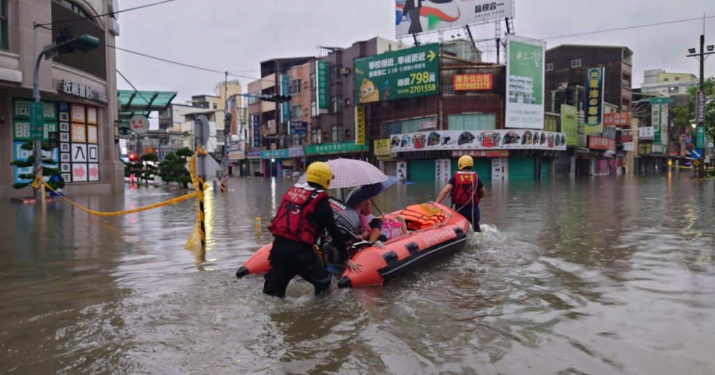 Impactul Taifunului Mekkhala: Evacuarea Masivă a 2 Milioane de Oameni în Japonia și Ravagiile din Taiwan