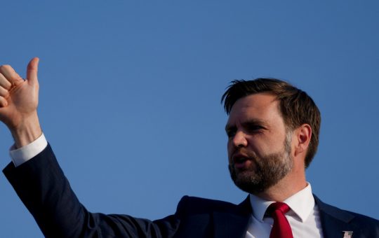 JD Vance și Moștenirea Watergate: Paralele între Nixon și Trump în Era Informațională