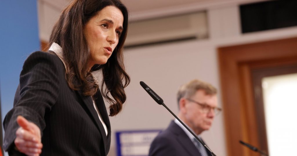 Reorganizarea Diplomatică a Ungariei: O Analiză a Schimbărilor Strategice în Politica Externă