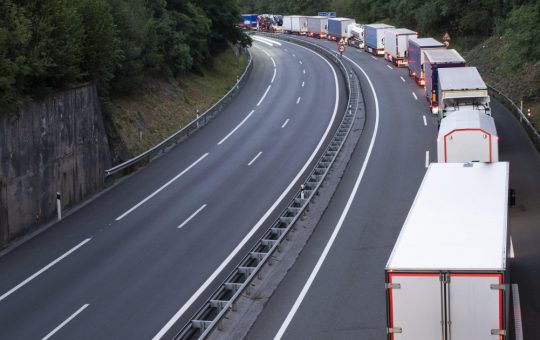 Restricțiile de circulație impuse de CNAIR: O măsură necesară în fața caniculei extreme