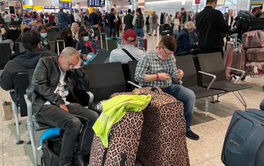 Furtunile din Londra: Impactul devastator asupra traficului aerian și perspectivele viitoare