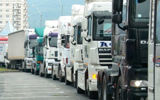 Restricții de circulație din cauza caniculei: Impactul asupra transportului rutier și despre măsurile de siguranță în România