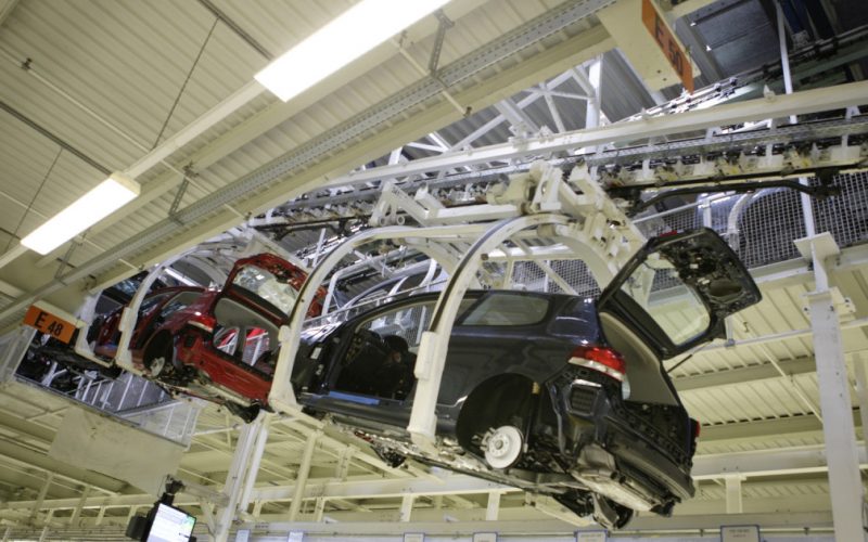 Volkswagen în Criză: Implicațiile Restructurărilor Masive și Impactul Asupra Angajaților și Economiei Globale