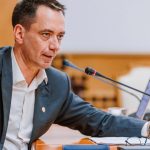 Criza politică din România: Analiza declarațiilor lui Csoma Botond privind alegerile anticipate și viitorul guvernului