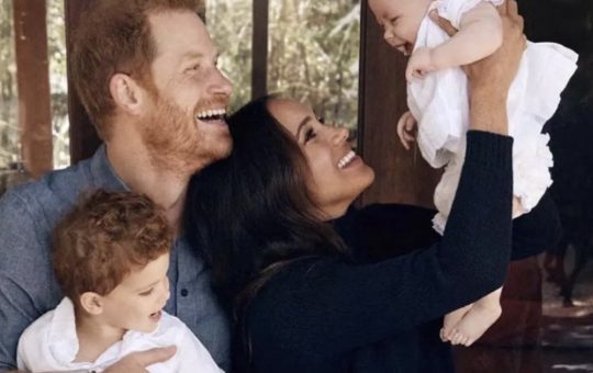 Îngrijorări pentru Siguranța Familiei: Dilemele Prințului Harry în Contextul Vizitei în Marea Britanie