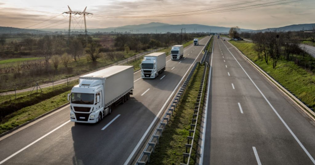 Impactul caniculei: Restricții de circulație și recomandările autorităților pentru siguranța șoferilor